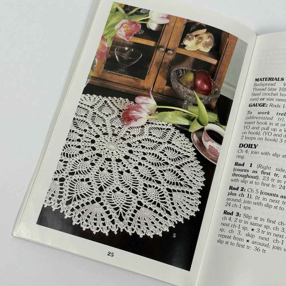 Leisure Arts Little Books Delightful Doilies‎ Crochet Pattern Booklet R18-7 VTG